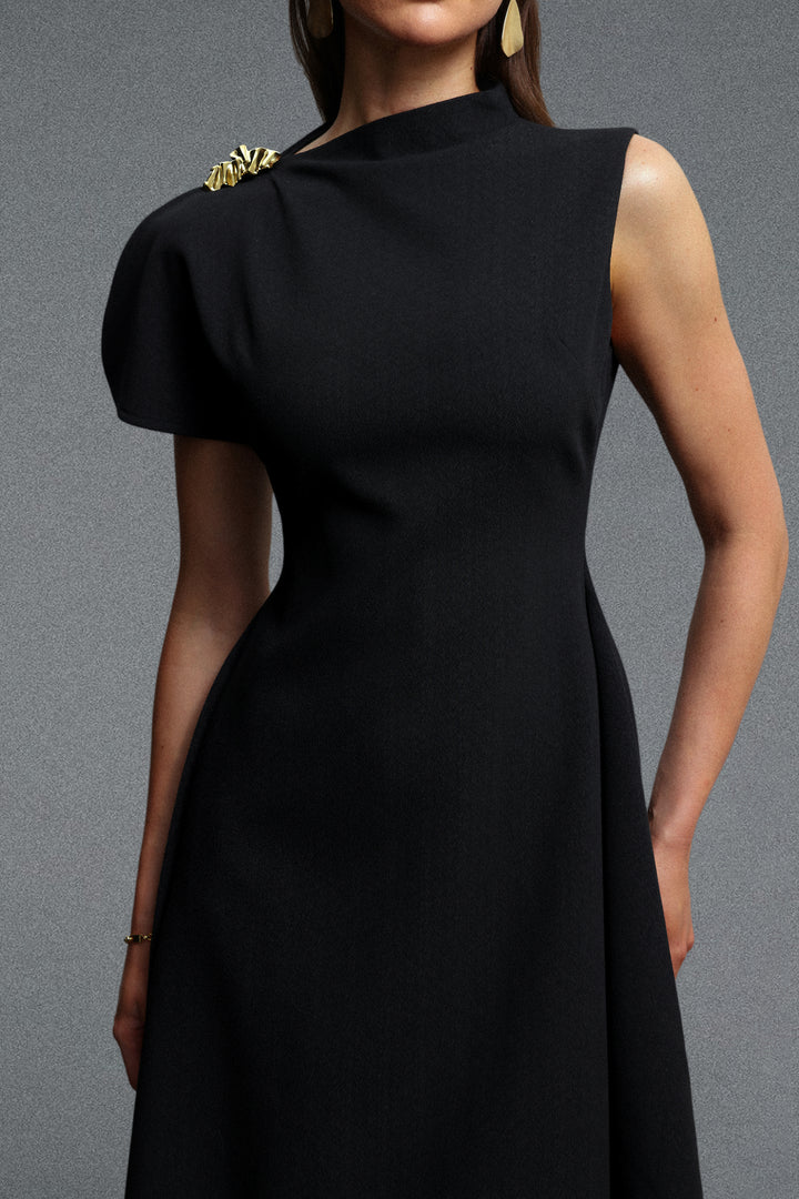 Weren Elegant Contour High Neck Asymmetric Black Maxi Dress